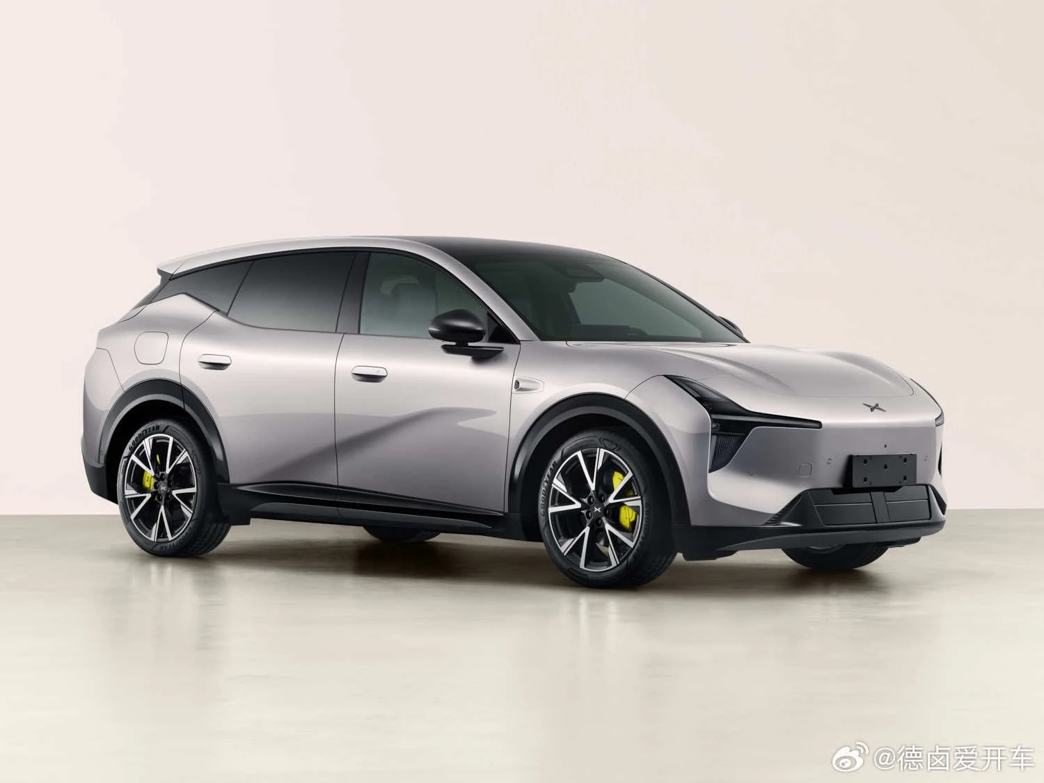 XPeng Launches MONA L05 Pre-Sales Starting at RMB 169,800, Targeting the Large Five-Seat SUV Segment