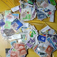 Koleksi Prangko per 100 pc + 50 pc Prangko asing berbagai negara termasuk Indonesia
