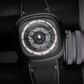 SEVENFRIDAY T1|04 限定發行版超酷黑 T系列機械錶