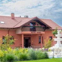 住宿 Hotel Kúria Červený Majer 塞內奇