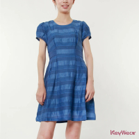 【KeyWear 奇威名品】輕盈舒適海洋風麻料混紡短袖洋裝