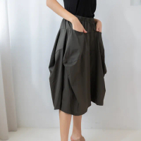 【Qiruo 奇若名品】精品專櫃澎澎造型褲裙2222C 橄欖綠精緻抓澎(M-2XL)