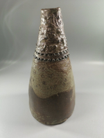 日本 竹筍造型花瓶 花入，厚重胎體，頂部仿生竹筍的斑駁，底部
