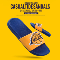 721★ ผู้ชาย NBA รองเท้าแตะกีฬาโลโก้ทีม Lakers Rockets Celtics Home Fashion Basketball รองเท้าแตะฤดูร