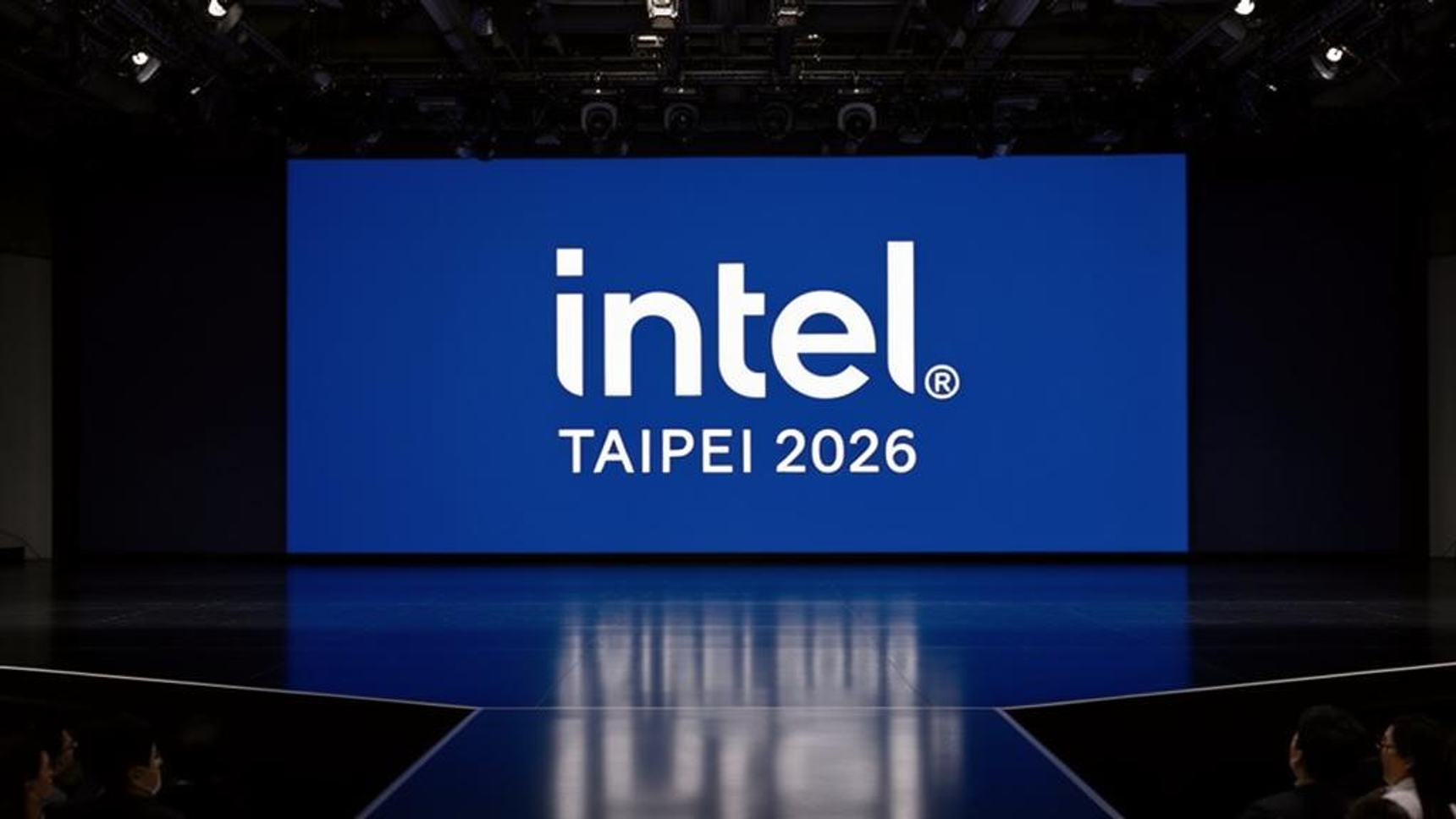 DiegoNIKE インテル インテル、288コアのXeon 6+でAMDに反撃、2027年のDiamond Rapidsと