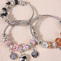 Fashionable best-selling titanium steel bracelet with unique and exquisite tree of life pendant, ver