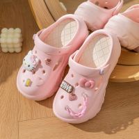 รองเท้า Crocs ผู้หญิง Sanrio Kuromi สุนัขหูใหญ่ สุนัข Pacha HelloKitty รองเท้าแตะชายหาดพื้นหนา