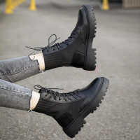 But Dr. Martens Gaya British, Untuk Wanita, Bernafas, Saiz Kecil, Stokin Berkait Nipis, Serba guna,