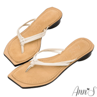 (季末換季出清)Ann’S水洗牛皮-小羊皮細帶夾腳歐美斜方頭涼拖鞋3cm-白