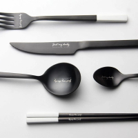 KOTI 日安生活 北歐風黑白英文304不鏽鋼餐具組叉勺子筷子多件組-Modern系列(鍍鈦金環保便攜餐匙湯匙)
