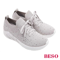 【A.S.O 阿瘦集團】BESO 輕量飛織布燙鑽綁帶噴漆大底休閒鞋(淺灰色)