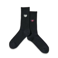 KAWS + Warhol長襪(黑色/白色)-任選2雙 全球巡迴款 刺繡中筒襪子 黑色襪子 白色襪子 男生送禮 女生送禮 生日快樂 交換禮物 聖誕節禮物