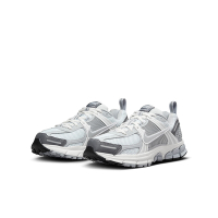NIKE 慢跑鞋 女鞋 大童 運動鞋 休閒鞋 VOMERO 5 GS 灰白 HF6998-002