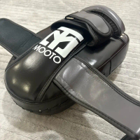 G3B# เป้าโค้ง MOOTO สีดำรุ่นใหม่ โมโต เป้าล่อเตะ เป้าล่อชกมวย เทควันโด นวมชกมวยไทย KICKING PADS THAI