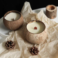 Friendly Natural Polished Coconut Shell Scented Soy Wax Candle With Wooden Wick For Candle Aroma