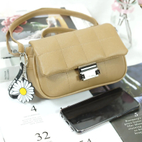 Tas Selempang Wanita Miniso Tania Bordil Garis SLA 19 Free Gantungan Daisy Flower Slingbag Kekinian 