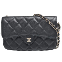 【CHANEL 香奈兒】經典金屬雙C LOGO菱格粒紋牛皮雙層斜背包(黑AP2096C-BLK-GP)