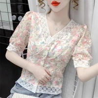 Elegant 2024 Summer New Floral Shirt Female Korean V-neck Joker Design Lace Temperament Women T-Shirt Top