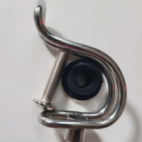 Cặp móc giữa inox , hình mỏ vịt , óc vặn 6 li, gắn cho xe máy...