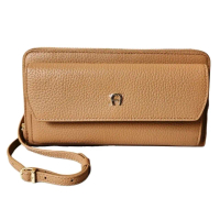 Tas Handphone Warna Beige dengan Tali Selempang