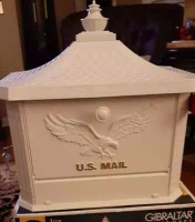 Gibraltar HAMILTON mailbox white. Heavy duty cast aluminum.