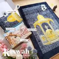Hampers Sajadah Kiswah Embossed Kemas Box Premium + Tasbih Digital + Hangtag Souvenir Lebaran Umrah 