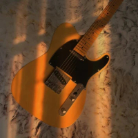 Factory Direct Sales of Professional Electric Guitar Beginners Vintage Yellow