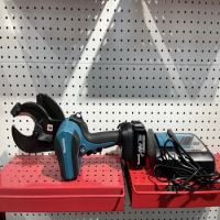 Makita 18V lithium battery cable cutter DTC101 includes a 3.0AH battery and charger