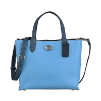 【COACH】COACH WILLOW銀字LOGO撞色設計荔枝紋牛皮旋扣式手提斜背托特包(泳池藍x深藍)