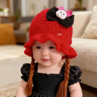 KUPLUK WIG MERAH PITA HITAM PAKE BONEKA