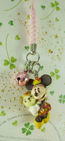 【震撼精品百貨】Micky Mouse 米奇/米妮  吊飾-米妮抱娃娃圖案 震撼日式精品百貨