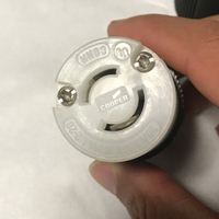 二手 99新 COOPER NEMAL2-20 20A 250V CWL220C TURN&PULL 插頭