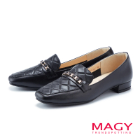 【MAGY】菱格縫線真皮樂福低跟鞋(黑色)
