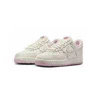 【NIKE 耐吉】休閒鞋 女鞋 運動鞋 麂皮 情人節 AF1 WMNS AIR FORCE 1 07 LX 粉米 HV5992-111