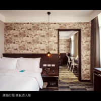 【高雄康瀚行旅】暑假不加價★買1晚送1晚-雙人含早(平日升等四人房或三人房或浴缸房型)