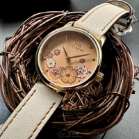 COACH手錶,編號CH00207,28mm金色圓形精鋼錶殼,粉紅中三針顯示, 山茶花錶面,米黃真皮皮革錶帶款,山茶花特別款