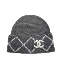 CHANEL 新款菱格紋立體白色雙C LOGO羊毛毛帽 (灰色)