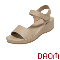 【DROM】坡跟涼鞋 厚底涼鞋/波浪壓紋魚口露趾坡跟厚底涼鞋(杏)