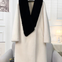 Hepburn style lamb fur contrasting green fruit collar fur integrated coat long style 2023 autumn/winter new fur coat for women