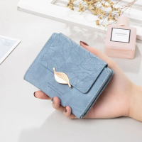 Women's Short Wallet 2022 New Model, Unique Design, Simple Retro Matte Leaf Ladies' Wallet, Fashiona