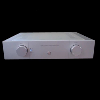 Reference Accuphase E200 Integrated power amplifier pre and power hifi amplifier