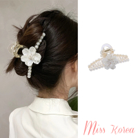 【MISS KOREA】韓國設計復古立體花朵珍珠造型透明鯊魚夾 髮夾 抓夾(花朵髮夾 珍珠髮夾 透明髮夾)