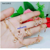 Satu Set Perhiasan Motif Love Titanium Gold Lapis Emas 24K Perhiasan Fashion Wanita Dewasa