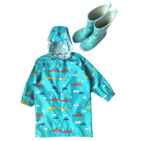 【Baby 童衣】任選 兒童安全反光條雨衣 書包位卡通印花雨衣 88857(新款汽車)