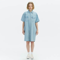 【LEVIS 官方旗艦】女款 寬鬆長版牛仔洋裝/側口袋設計/精工輕藍染石洗/質感珍珠釦 熱賣單品 A3344-0001