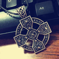 New 2017 Elder Futhark Sunwheel Solar Cross Pendant Norse Viking Rune Pewter Necklace Pendant Free shipping