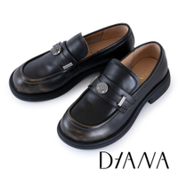 DIANA 簡約百搭金屬釦飾樂福厚底鞋-黑色