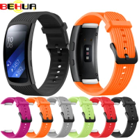 Replacement Wristband For Samsung Gear Fit 2 Pro Band with Metal buckle Luxury Silicone Watchband For Samsung Fit2 SM-R360 Strap