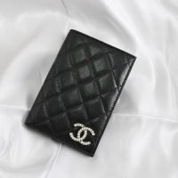 CHANEL 水鑽雙C LOGO菱格紋牛皮對開式護照夾(黑/淡金)