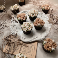 【Hanabi cake】五瓣花X波斯菊 奶茶色杯子蛋糕4入組_限板橋車站自取-3月限定  巧克力堅果,4/4(五) 16:00-21:00